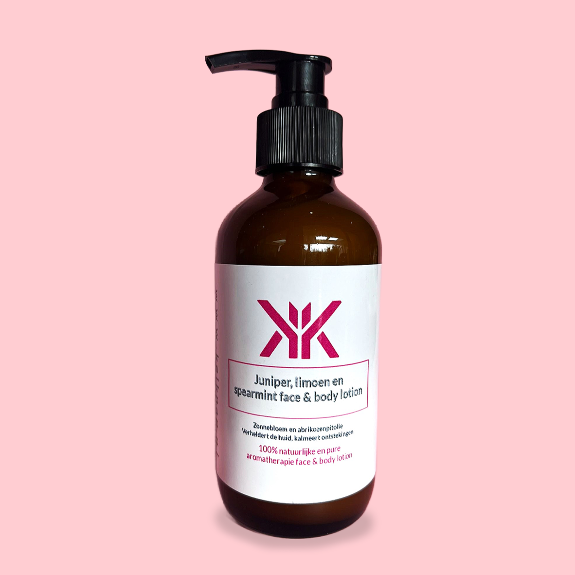 Facemist of drops of mousse met bodylotion & scrub