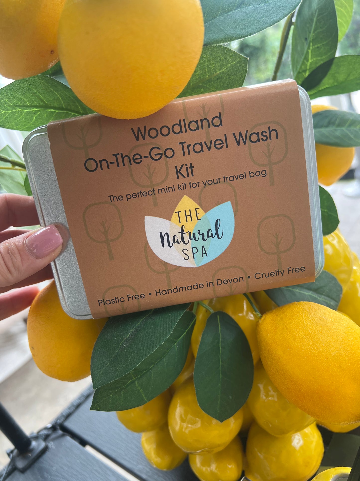 Woodland Reis set. Mini Shampoobar,mini conditioner bar,2 waszeepjes. En een biologisch washandje in een reisblik