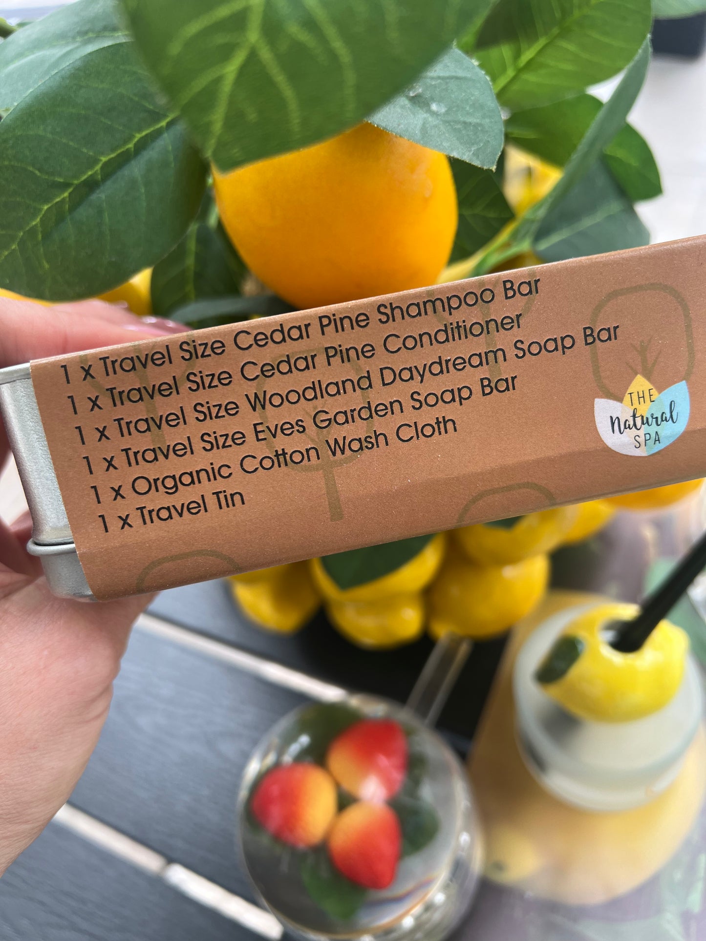 Woodland Reis set. Mini Shampoobar,mini conditioner bar,2 waszeepjes. En een biologisch washandje in een reisblik